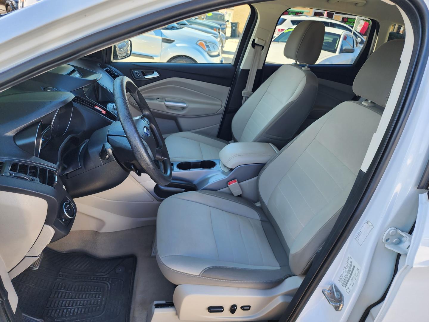 2016 WHITE Ford Escape SE (1FMCU9GX6GU) with an 1.6L L4 DOHC 16V engine, 6-Speed Automatic transmission, located at 2660 S.Garland Avenue, Garland, TX, 75041, (469) 298-3118, 32.885551, -96.655602 - Welcome to DallasAutos4Less, one of the Premier BUY HERE PAY HERE Dealers in the North Dallas Area. We specialize in financing to people with NO CREDIT or BAD CREDIT. We need proof of income, proof of residence, and a ID. Come buy your new car from us today!! This is a Super Clean 2016 FORD ESCAP - Photo#11